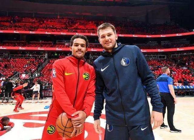 斯基拉：切尔西签下哈维-西蒙斯（斯基拉：切尔西完成哈维-西蒙斯签约）