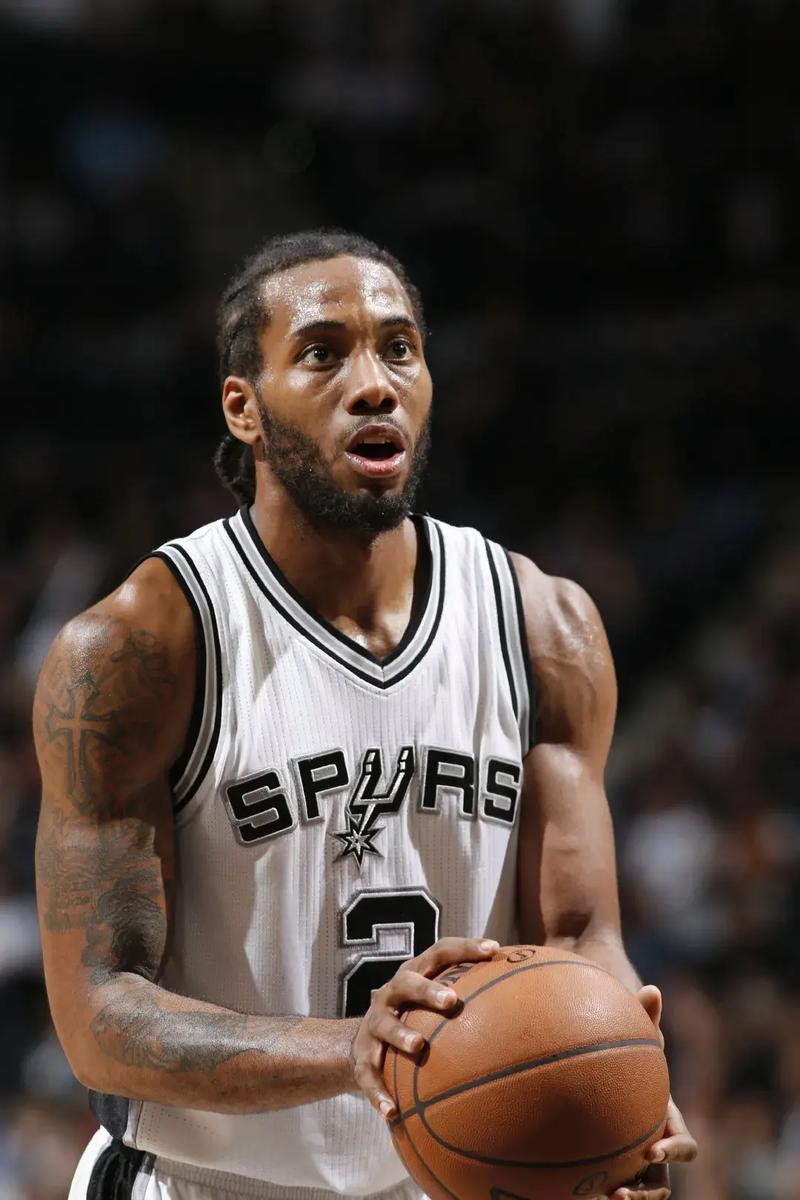 欧冠积分榜分析：小组晋级形势紧张,（欧冠积分榜解读：各组出线形势白热化）