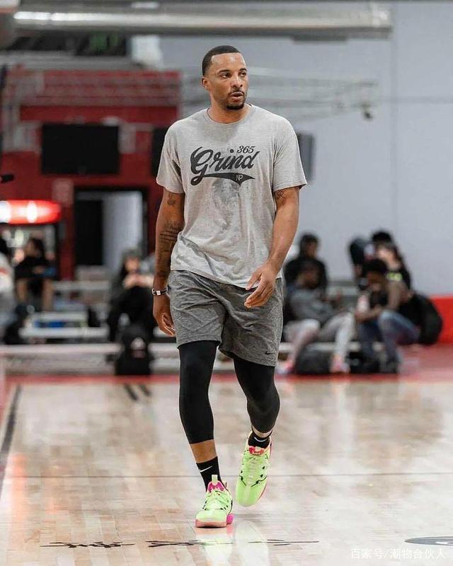 德甲官博祝贺邵佳一：期待邵佳一带领中国国家队走向更高舞台（德甲官博向邵佳一致贺：期待他率国足迈向更高舞台）