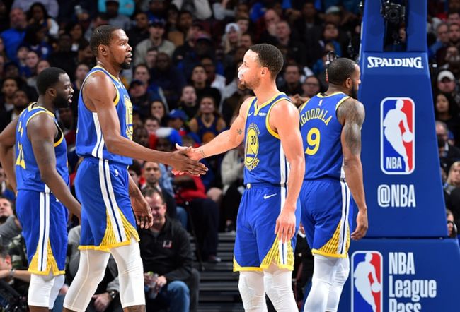 曼联vs伯恩茅斯：B费、芒特首发，马奎尔、卢克-肖出战（曼联战伯恩茅斯：布鲁诺-费尔南德斯与芒特先发，马奎尔、卢克-肖登场）