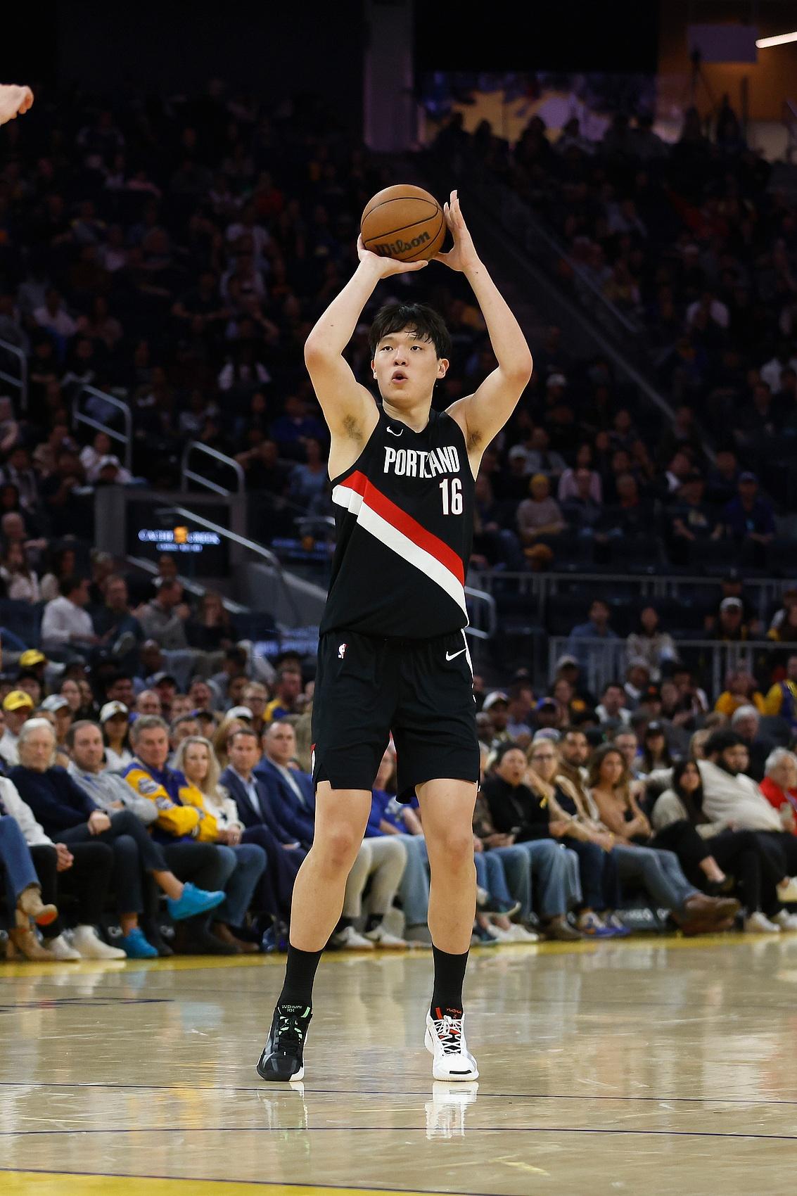 迪亚斯：这是一个充满情绪的夜晚；祝阿什拉夫能早日重返赛场（迪亚斯：情绪起伏的一晚，盼阿什拉夫尽快重返赛场）